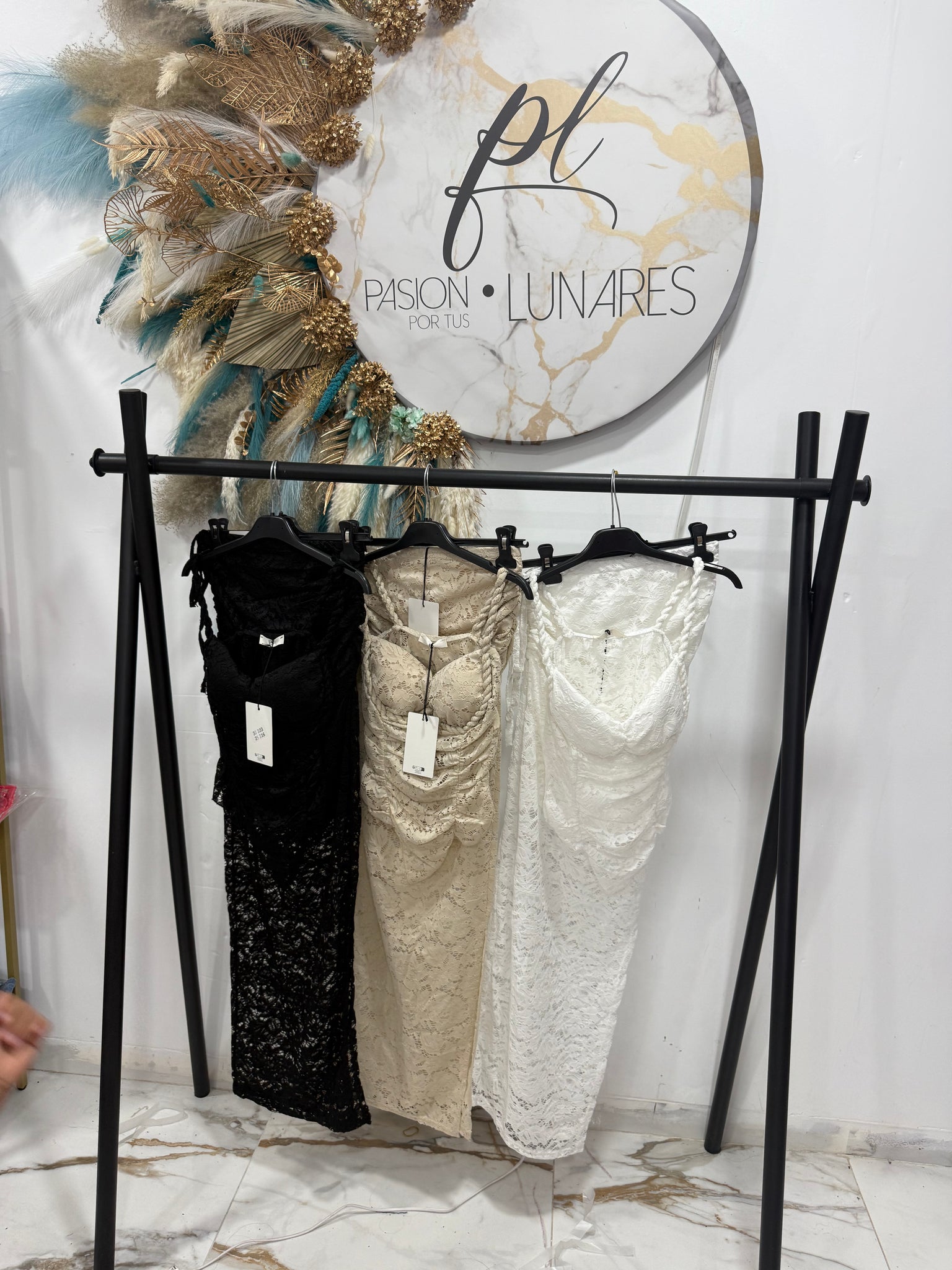 Conjunto asesina encaje