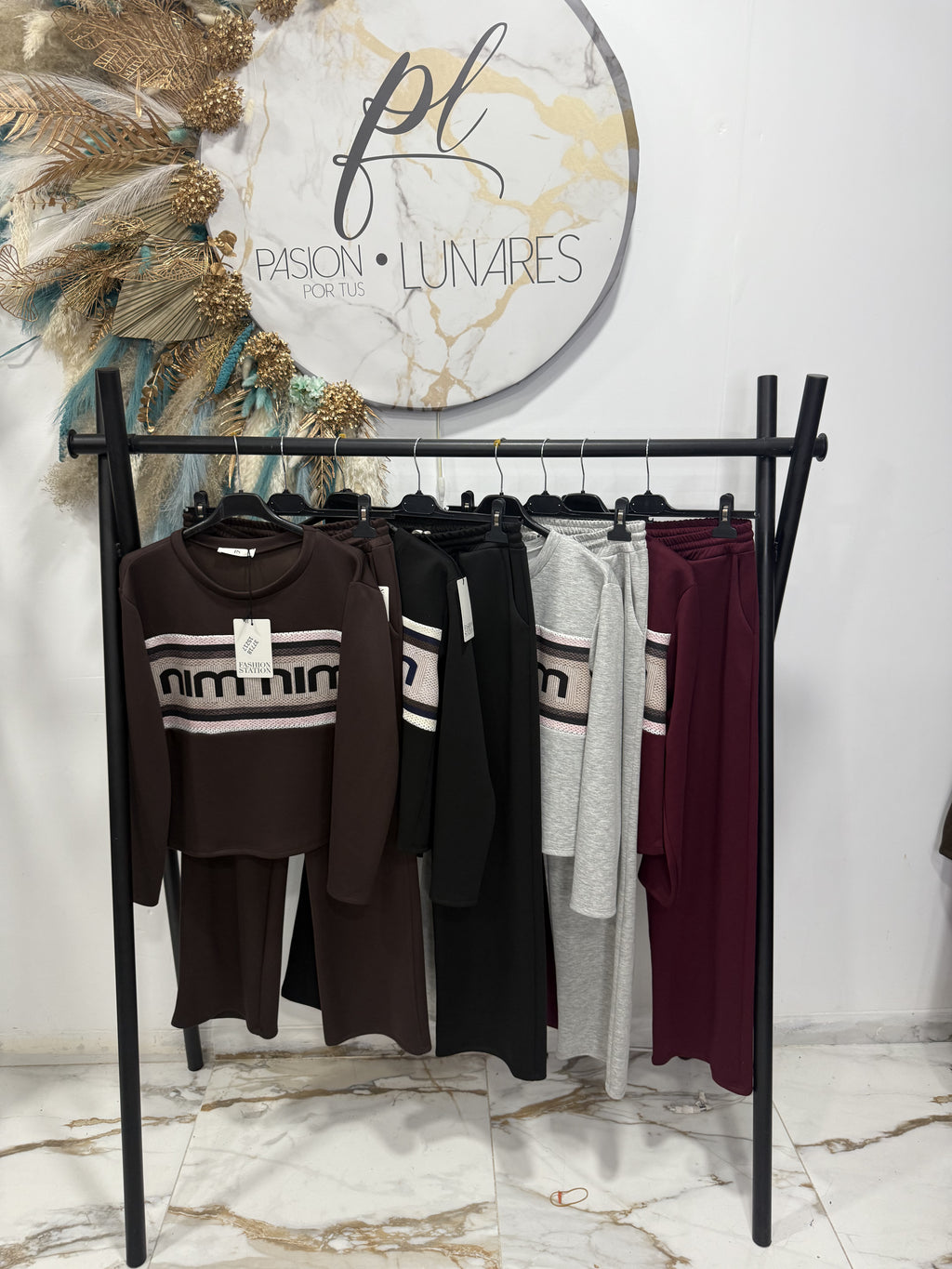 CONJUNTO MIU